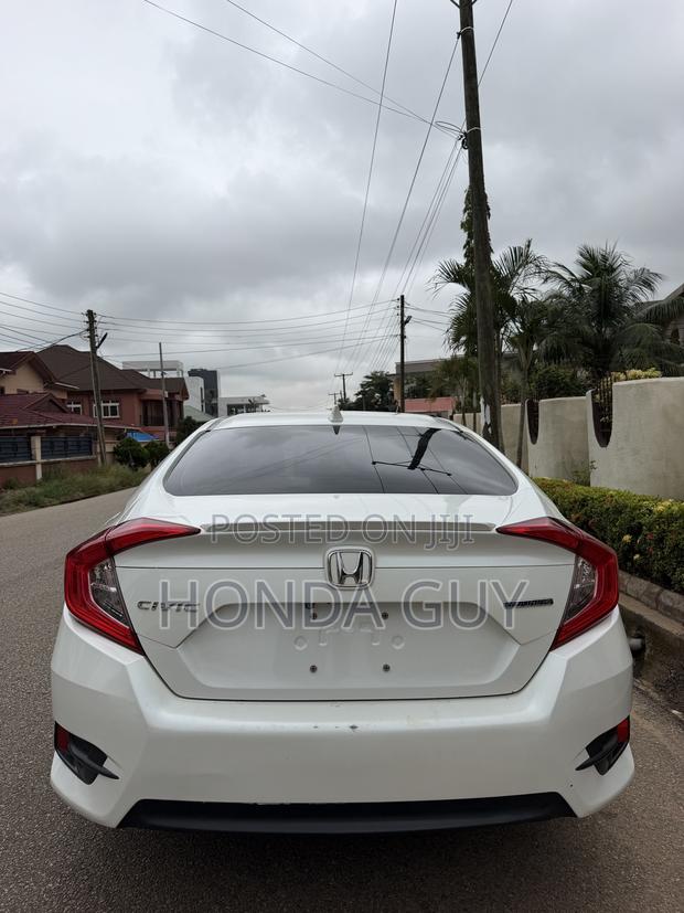 Honda Civic Touring 4dr Sedan (1.5L 4cyl) 2016 White