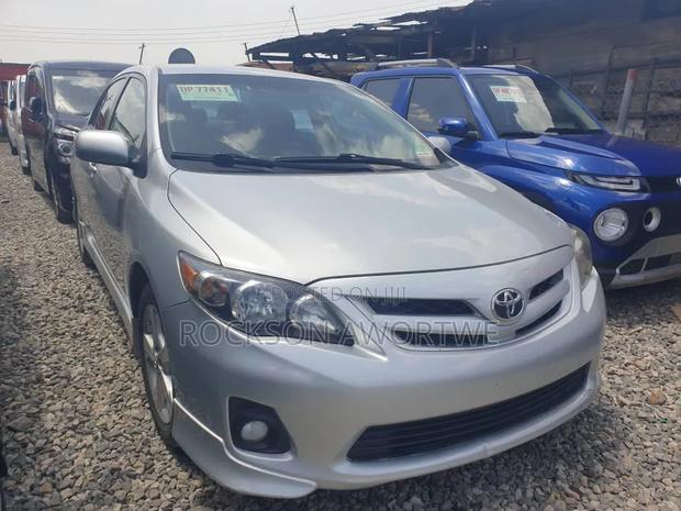 Toyota Corolla 2013 Silver