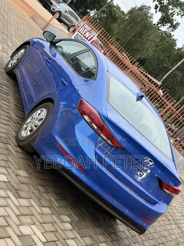 Hyundai Elantra 2018 Blue