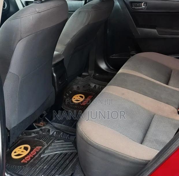 Toyota Corolla LE Eco (1.8L 4cyl 2A) 2019 Red
