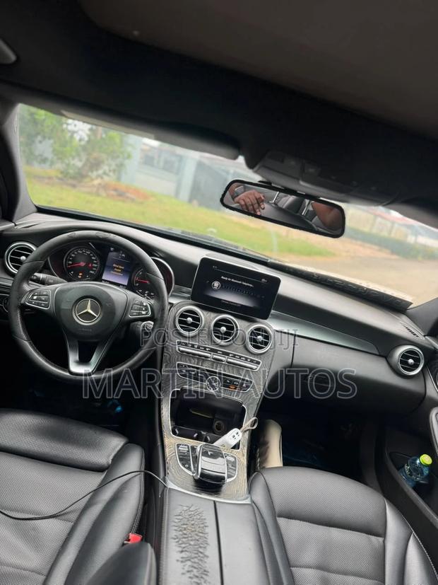 Mercedes-Benz C300 2016 Black