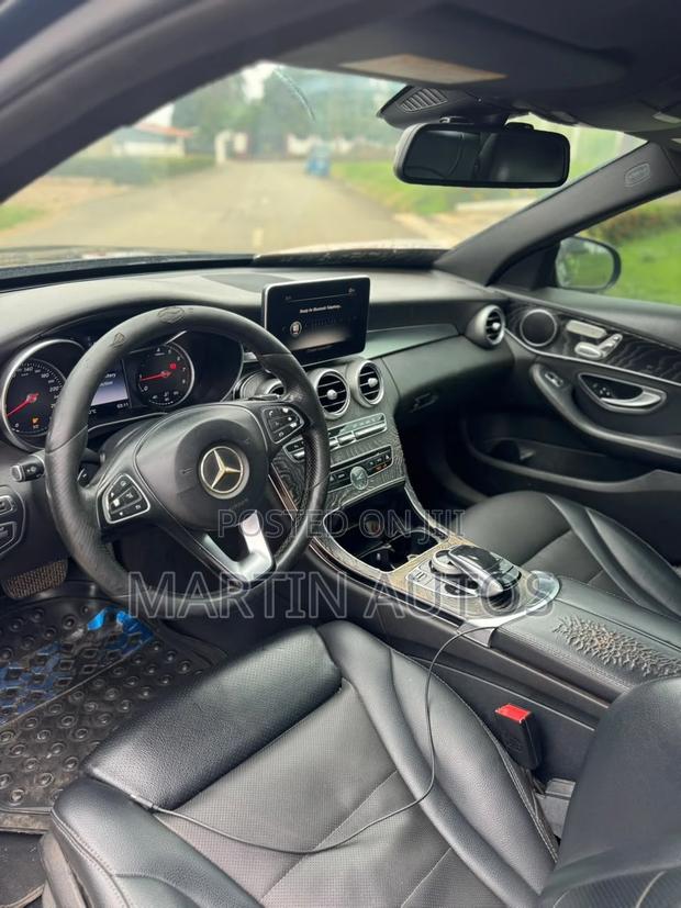 Mercedes-Benz C300 2016 Black