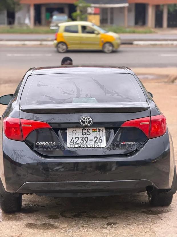 Toyota Corolla 2016 Black
