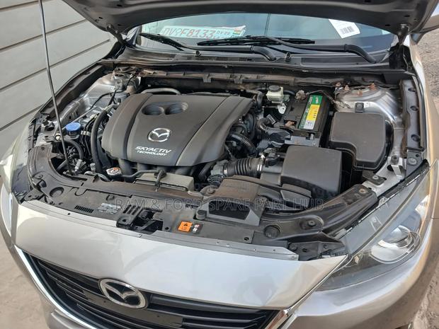 Mazda 3 2016 Brown