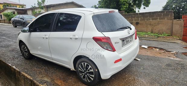 Toyota Vitz 2012 White
