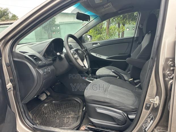 Hyundai Accent GS 4dr Hatchback (1.6L 4cyl 6A) 2014 Gray