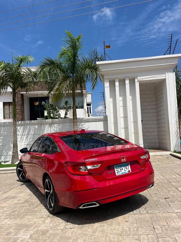 Hyundai Elantra 2018 Red