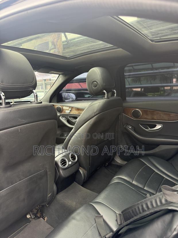 Mercedes-Benz C300 2018 Blue