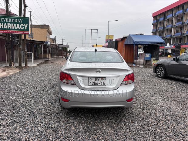 Hyundai Accent 2013 Silver