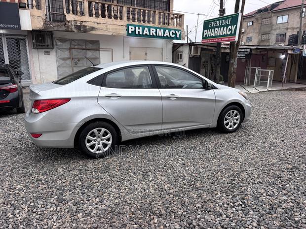 Hyundai Accent 2013 Silver