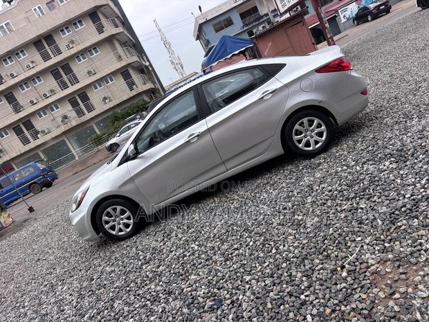 Hyundai Accent 2013 Silver