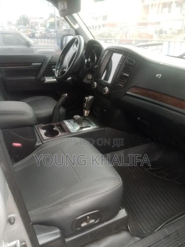Mitsubishi Pajero 2012 Silver