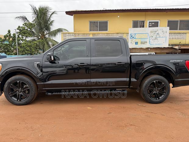Ford F-150 LARIAT 2021 Black