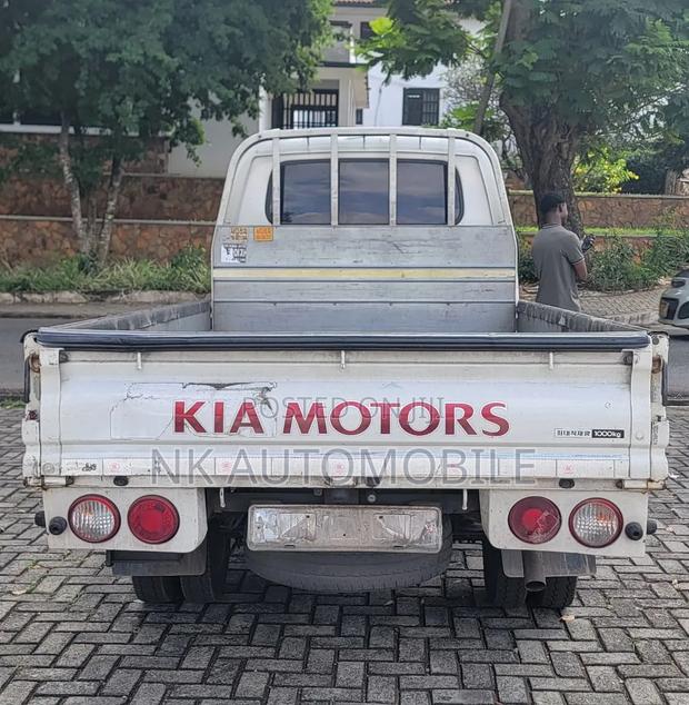 Kia Bongo 2015 White