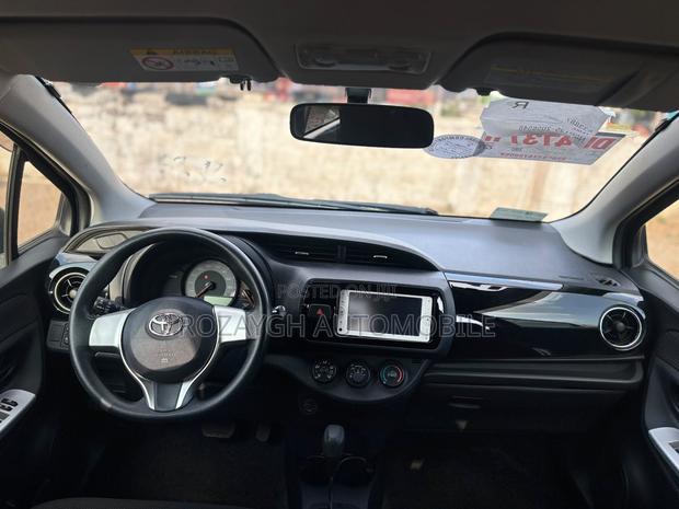 Toyota Vitz 2015 Black