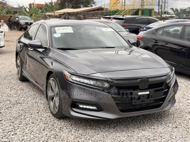 Honda Accord Touring 2.0T 2018 Silver