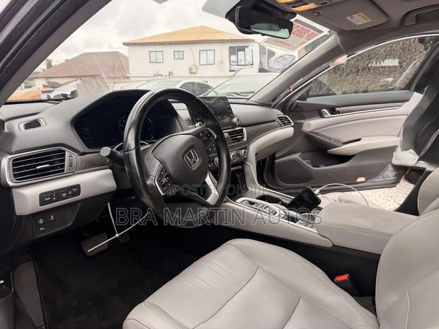 Honda Accord Touring 2.0T 2018 Silver