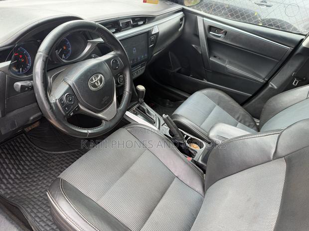 Toyota Corolla LE Eco 4dr Sedan (1.8L 4cyl CVT) 2016 Black