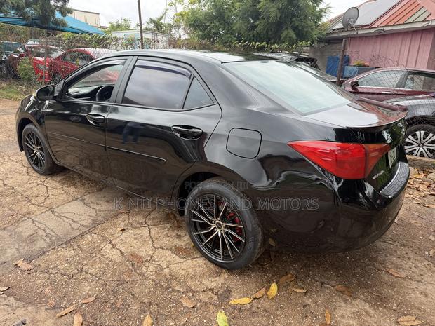 Toyota Corolla LE Eco 4dr Sedan (1.8L 4cyl CVT) 2016 Black
