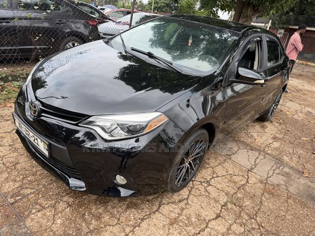 Toyota Corolla LE Eco 4dr Sedan (1.8L 4cyl CVT) 2016 Black