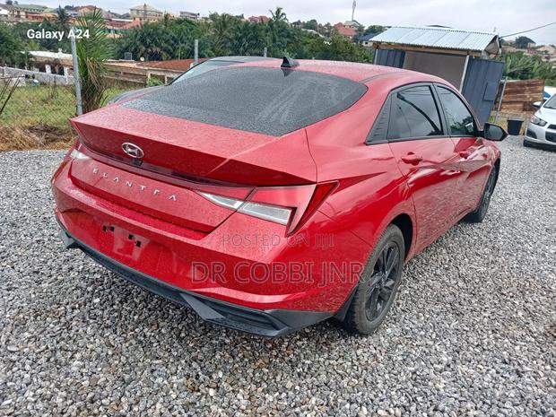Hyundai Elantra 2021 Red