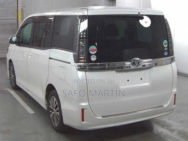 Toyota Voxy 2020 White