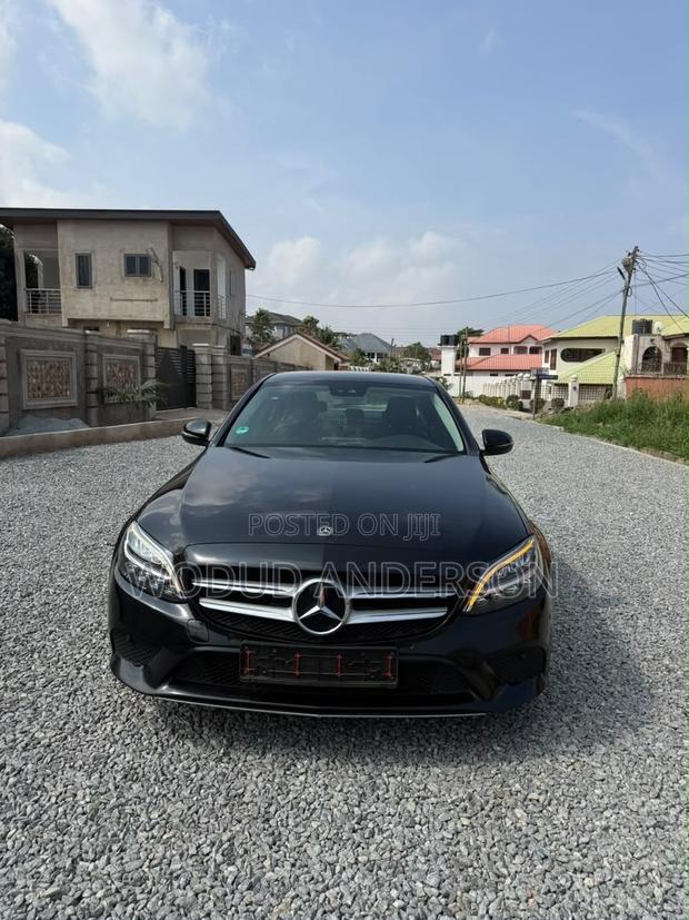 Mercedes-Benz C180 2019 Black