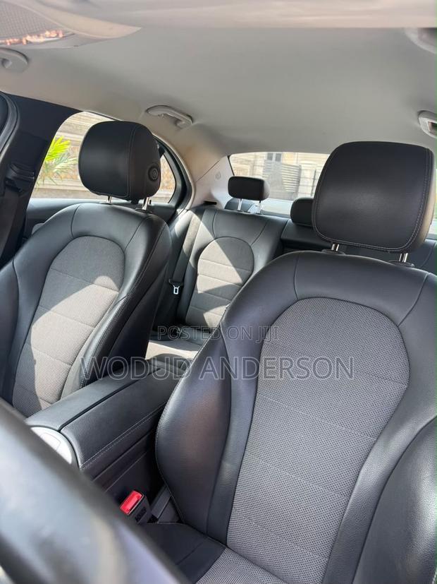 Mercedes-Benz C180 2019 Black