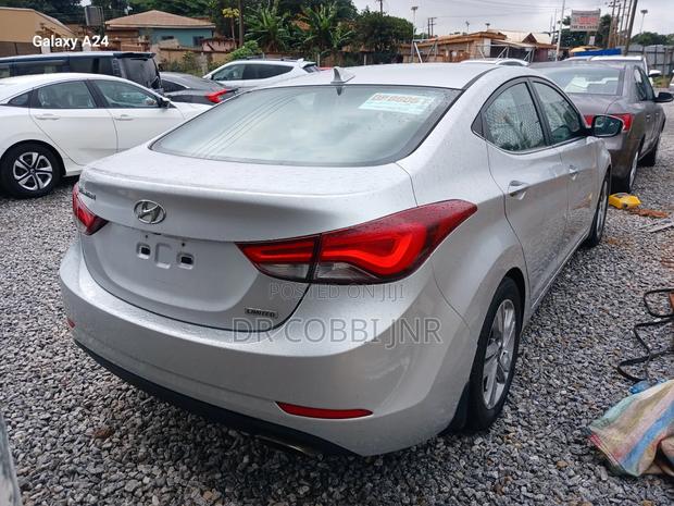 Hyundai Elantra 2015 Silver