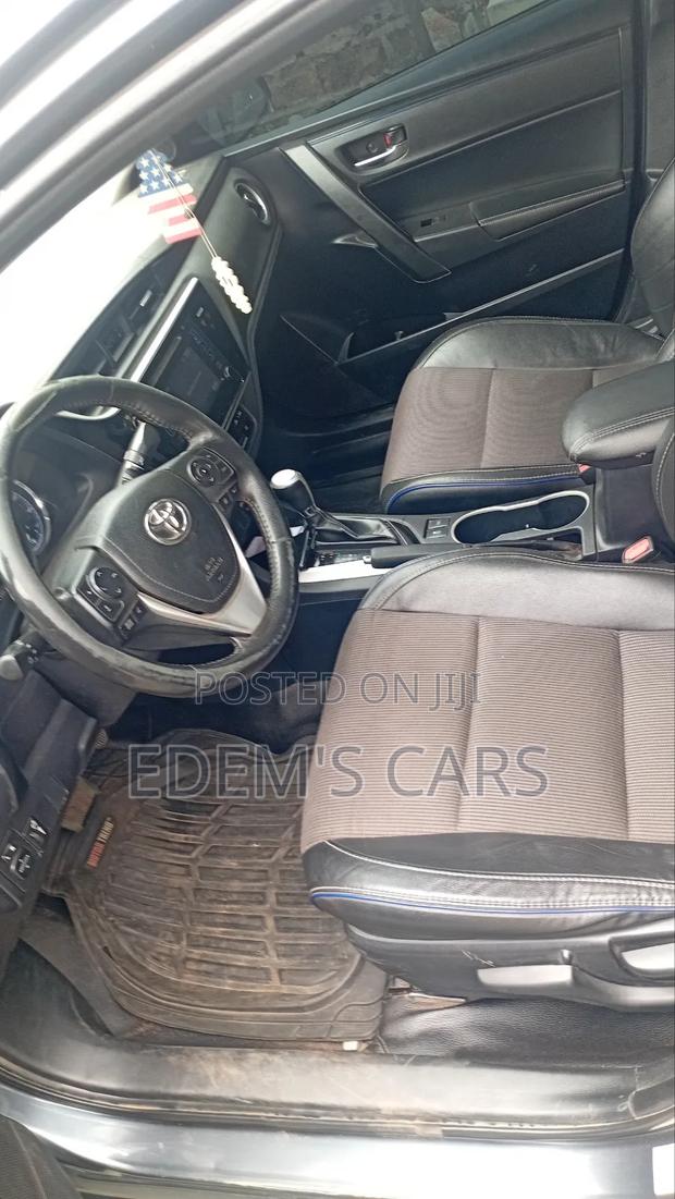 Toyota Corolla 2017 Gray