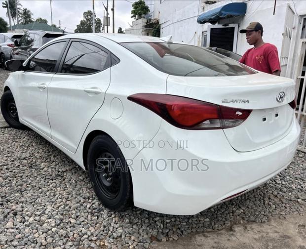 Hyundai Elantra 2016 White