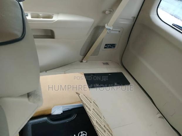 Toyota Land Cruiser 2022 White