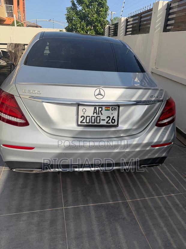 Mercedes-Benz E300 2019 Silver