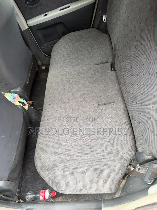 Toyota Vitz 2010 Silver