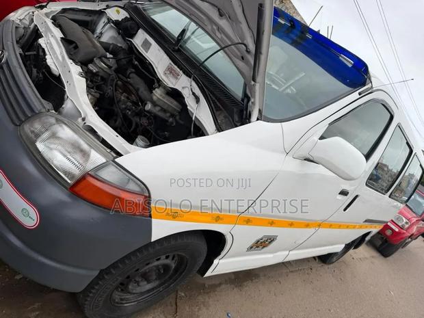 Toyota Corolla Fielder 2001 White