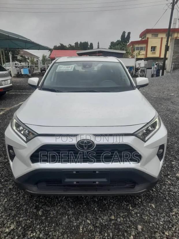 Toyota RAV4 2024 White