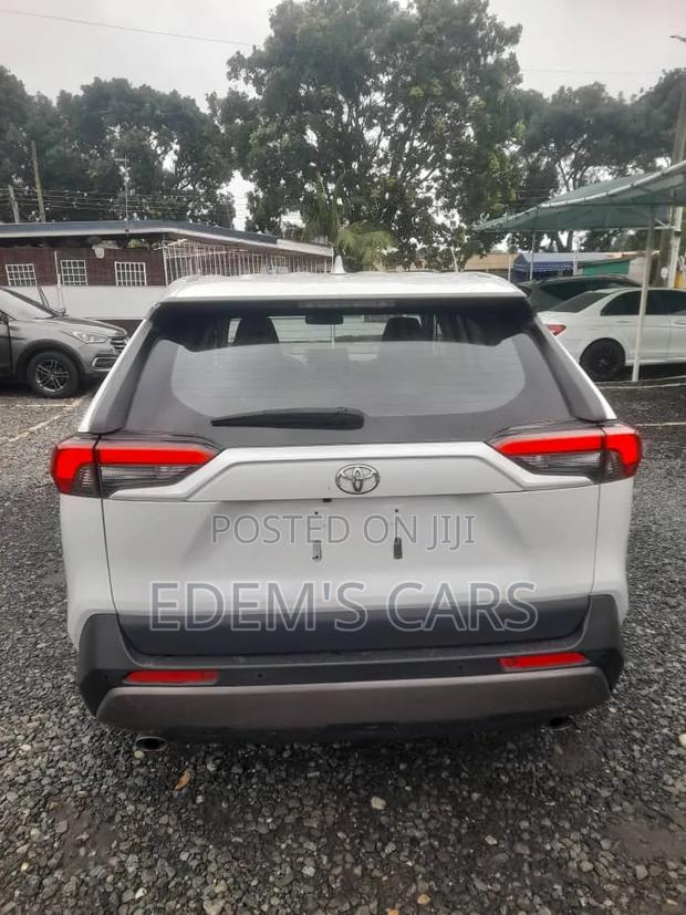 Toyota RAV4 2024 White