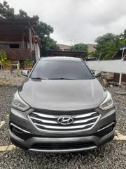 Hyundai Santa Fe 2017 Gray for sale
