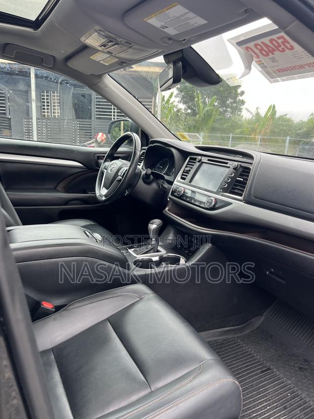 Toyota Highlander XLE 2019 Black