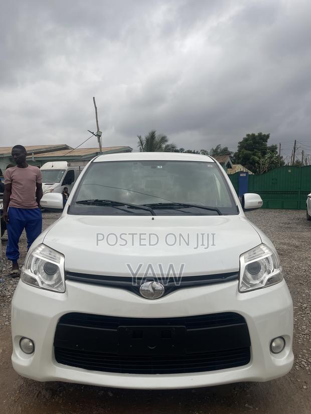 Toyota Sienta 1.5 AWD 2012 White