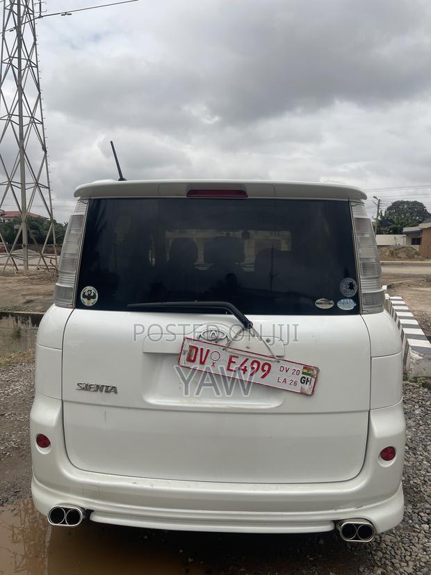 Toyota Sienta 1.5 AWD 2012 White