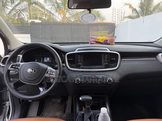 Kia Sorento 2019 Silver