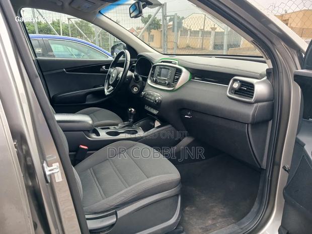 Kia Sorento 4dr SUV 2016 Gray
