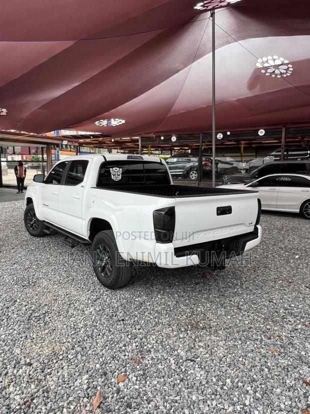 Toyota Tacoma 2023 White