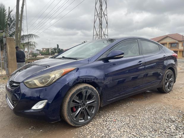 Hyundai Elantra Limited Sedan FWD (1.8L 4cyl 6A) 2013 Blue