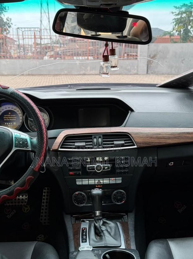 Mercedes-Benz C300 2016 Black
