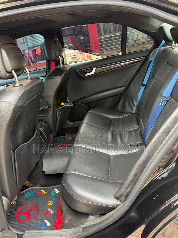 Mercedes-Benz C300 2016 Black
