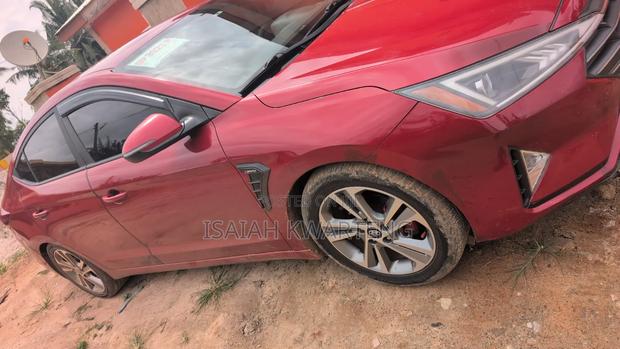 Hyundai Elantra 2019 Red
