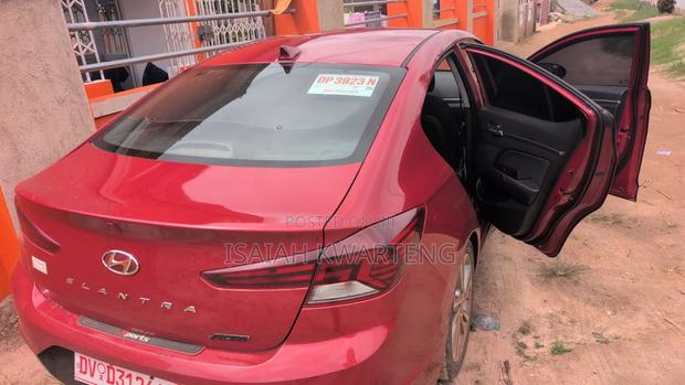 Hyundai Elantra 2019 Red