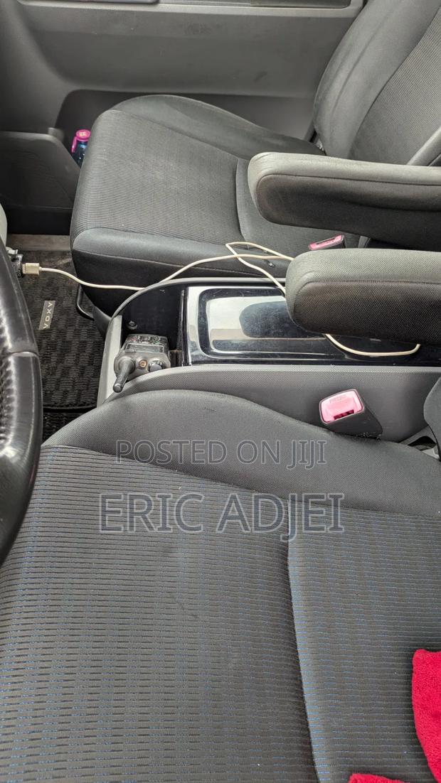 Toyota Voxy 2012 Gray